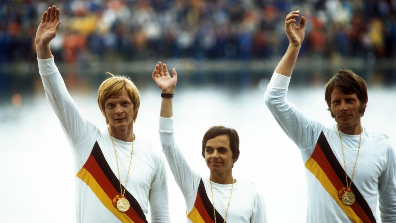Siegerehrung der Olympiade 1972 in München: Der Olympiasieger Wolfgang Gunkel (links), der für die DDR Gold im Zweier mit Steuermann holte, ist mit 72 Jahren gestorben.