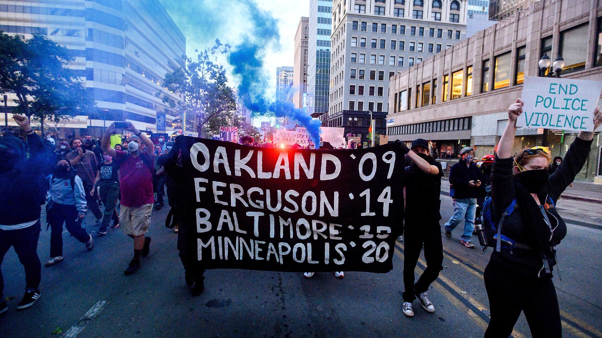 Protest im kalifornischen Oakland: Bei Ausschreitungen ist ein Sicherheitsbeamter getötet worden.