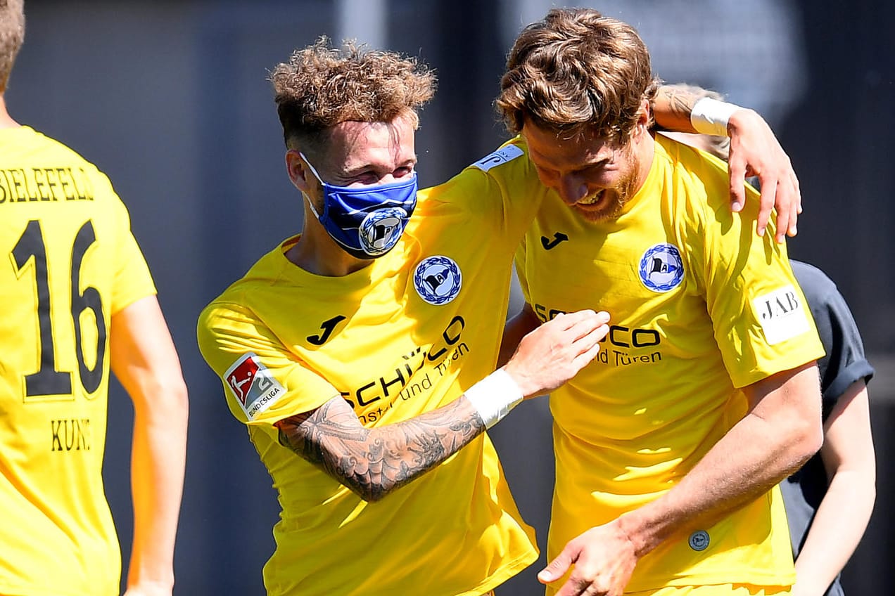 Glückliche Bielefelder: Sven Schipplock (r.) erzielte gegen Kiel den Siegtreffer für die Arminia.