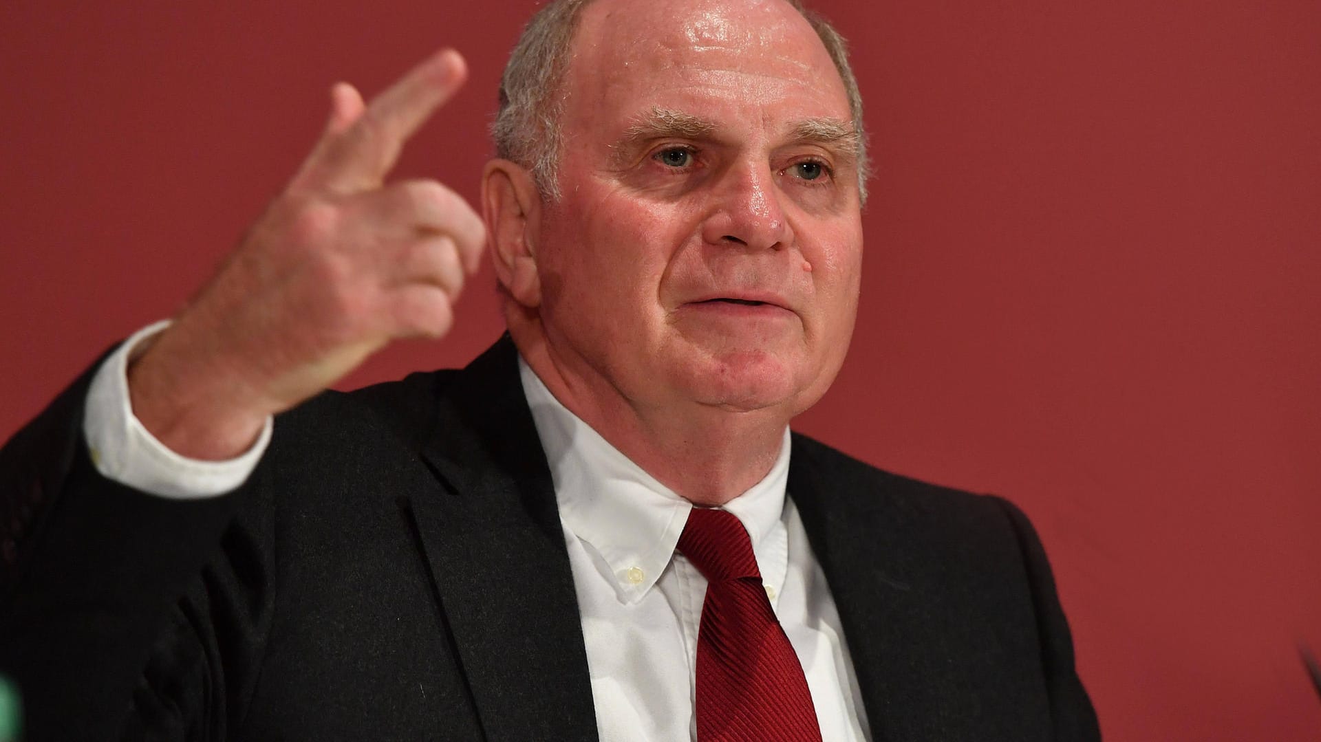 Vereinslegende: Uli Hoeneß sieht eine goldene Zukunft für den FC Bayern.