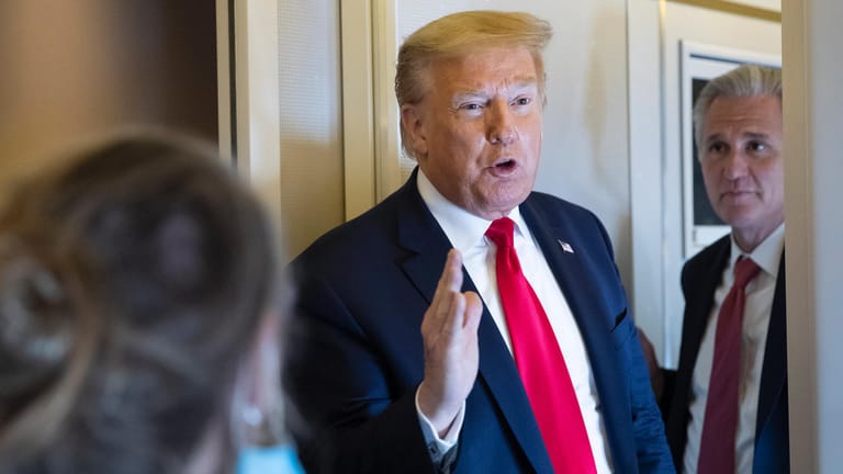 Donald Trump: Der US-Präsident hat überraschend angekündigt, das G7-Treffen auf September verschieben zu wollen.