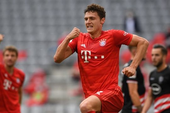 Bayern-Außenverteidiger Benjamin Pavard traf gegen Düsseldorf doppelt.