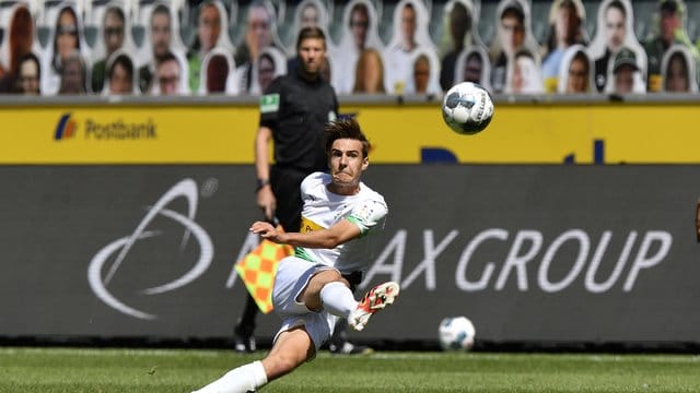 Florian Neuhaus erzielte das 3000. Florian Neuhaus erzielte das 3000.