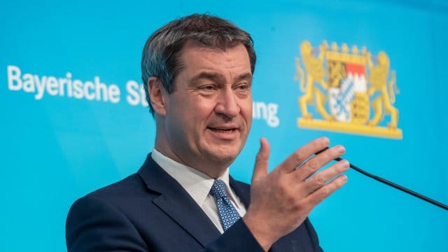 Im jüngsten ZDF-Politbarometer ist CSU-Chef Söder der zweitbeliebteste Politiker nach Kanzlerin Merkel. Im jüngsten ZDF-Politbarometer ist CSU-Chef Söder der zweitbeliebteste Politiker nach Kanzlerin Merkel.