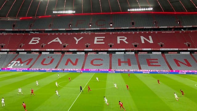 Bayern-Vorstand Oliver Kahn wünscht sich die Rückkehr von Zuschauern im Stadion.