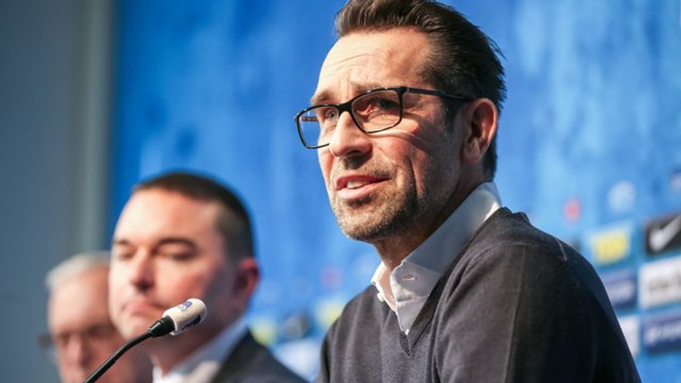 Hertha-Geschäftsführer Michael Preetz (r) und Investor Lars Windhorst (M).