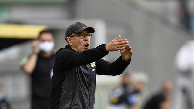 Trainer Urs Fischer und Union Berlin trennen nur noch vier Punkte vom Relegationsrang. Trainer Urs Fischer und Union Berlin trennen nur noch vier Punkte vom Relegationsrang.