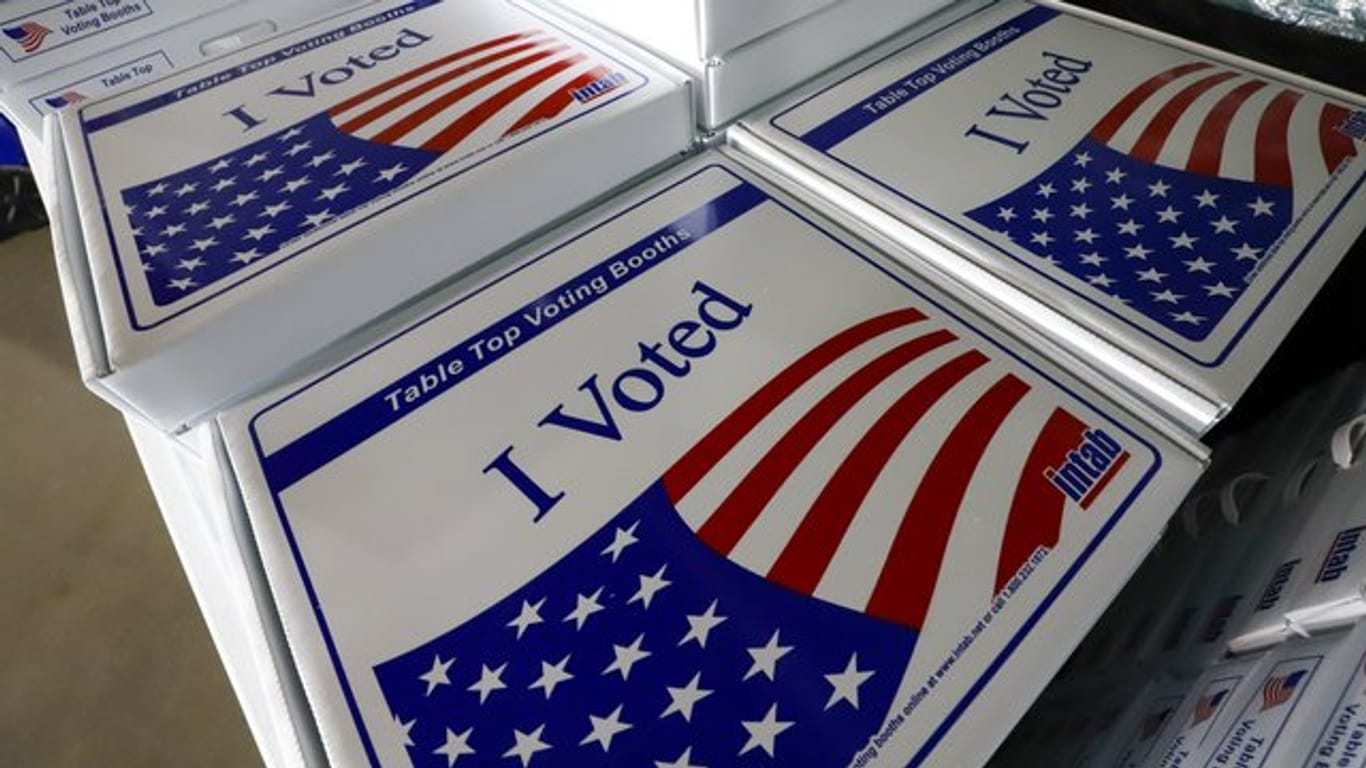 Klappbare Wahlkabinen für die US-Vorwahlen in Pennsylvania.