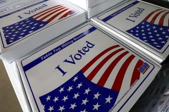 Klappbare Wahlkabinen für die US-Vorwahlen in Pennsylvania.
