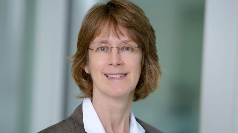 Dr. Susanne Weg-Remers ist Leiterin des Krebsinformationsdienstes am Deutschen Krebsforschungszentrum: Sie sieht die Gefahr einer "Bugwelle nicht erkannter und nicht behandelter Krebserkrankungen".