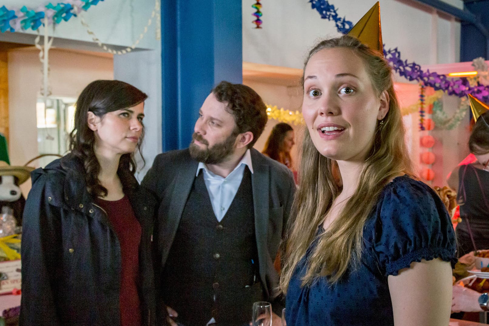 "Tatort: Der letzte Schrey": Kira Dorn (Nora Tschirner) und Lessing (Christian Ulmen) geraten in eine kleine Abschiedsparty und sprechen mit Doreen Grobe (Antonia Münchow).