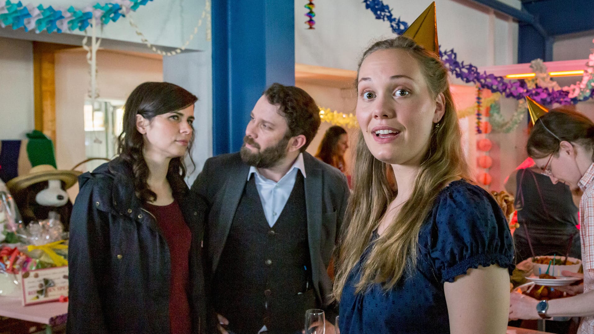 "Tatort: Der letzte Schrey": Kira Dorn (Nora Tschirner) und Lessing (Christian Ulmen) geraten in eine kleine Abschiedsparty und sprechen mit Doreen Grobe (Antonia Münchow).