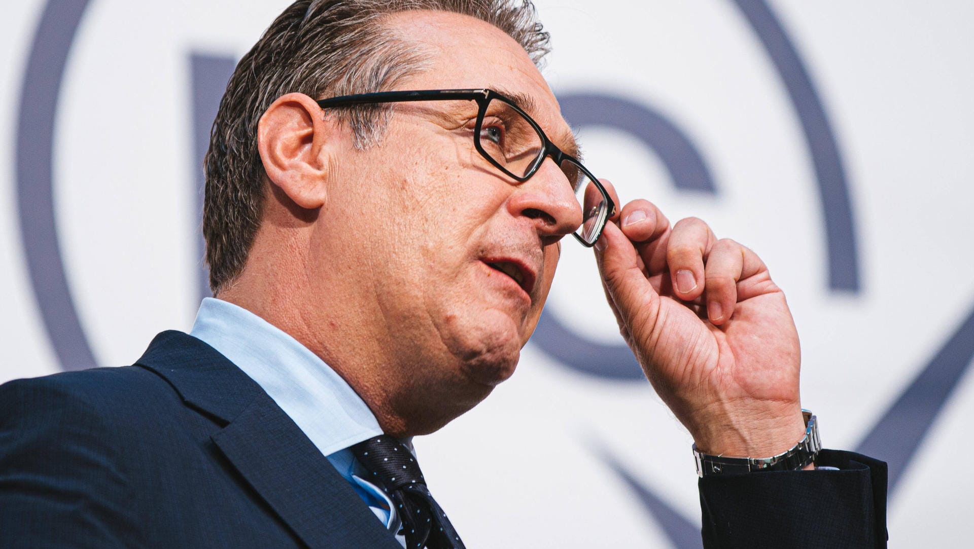 Heinz Christian Strache: Der Ex-Vizekanzler von Österreich bezeichnete die Vorwürfe als eine "Kampagnisierung aus dem Ausland". Heinz Christian Strache: Der Ex-Vizekanzler von Österreich bezeichnete die Vorwürfe als eine "Kampagnisierung aus dem Ausland".