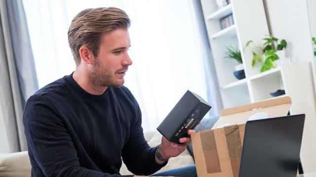 Endlich ist es da! Doch damit der Smartphone-Kauf via China kein Reinfall wird, sollte man sich gut vorbereiten. Endlich ist es da! Doch damit der Smartphone-Kauf via China kein Reinfall wird, sollte man sich gut vorbereiten.