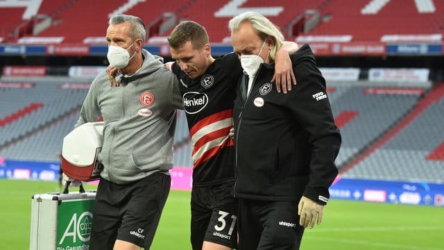 Der Düsseldorfer Marcel Sobottka verletzte sich nicht so schwer wie befürchtet.