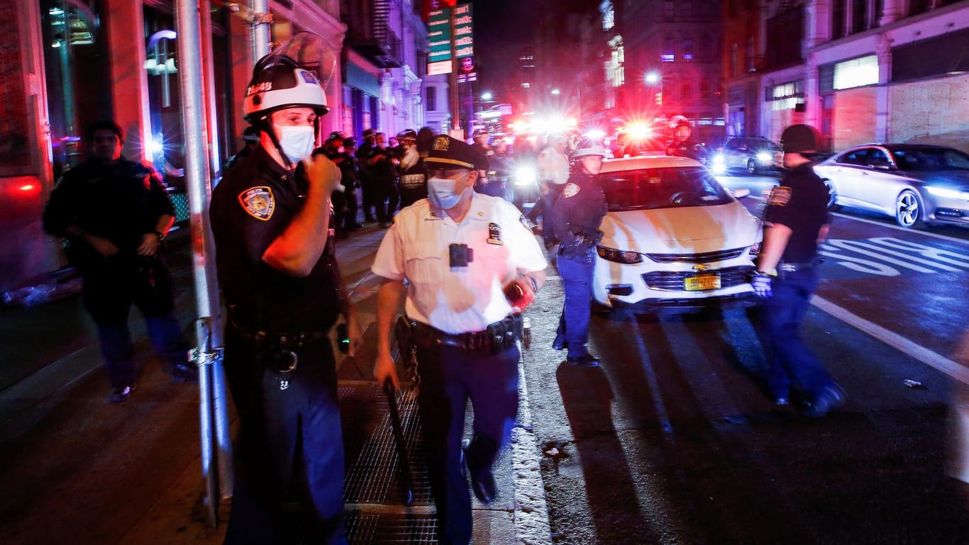 Die Polizei in New York ist bei Protesten nach dem Tod von George Floyd im Großeinsatz.