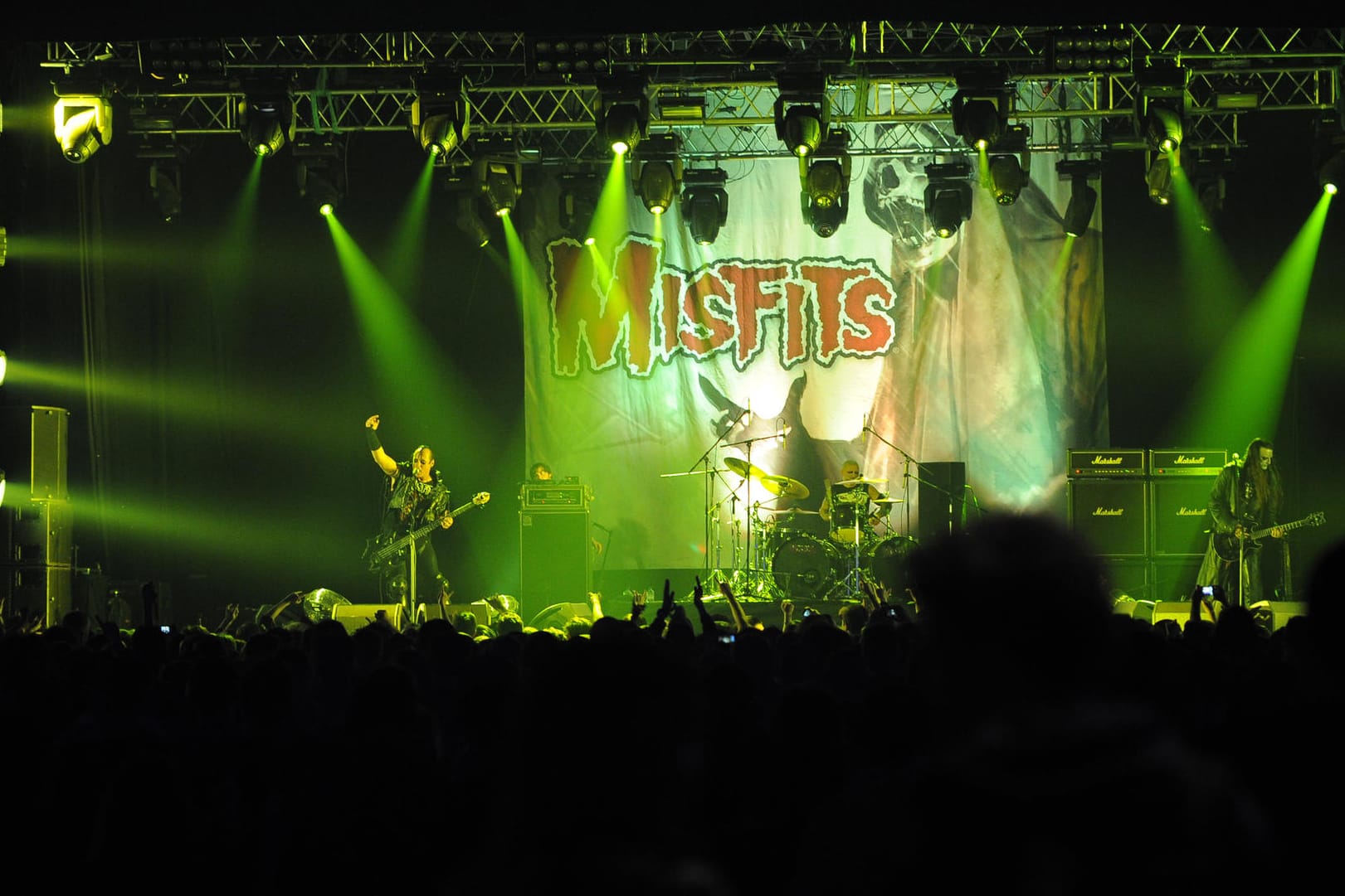 The Misfits: Sie trauern um einen früheren Kollegen.