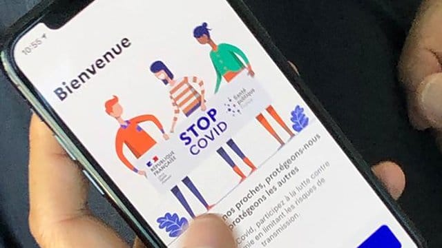 Frankreich hat sich - im Gegensatz zu anderen europäischen Ländern - bei der Corona-Warn-App gegen eine Zusammenarbeit mit Apple und Google entschieden. Frankreich hat sich - im Gegensatz zu anderen europäischen Ländern - bei der Corona-Warn-App gegen eine Zusammenarbeit mit Apple und Google entschieden.