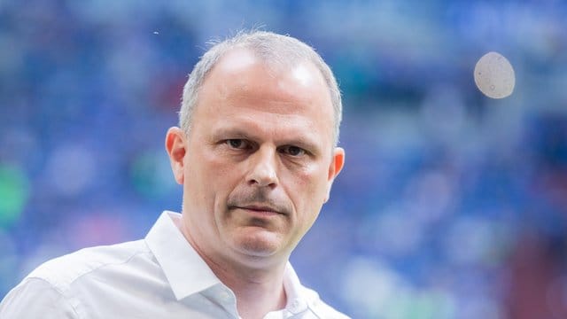Hat die Mannschaft nach zuletzt drei Bundesliga-Niederlagen scharf kritisiert: Jochen Schneider, Sportvorstand von Schalke. Hat die Mannschaft nach zuletzt drei Bundesliga-Niederlagen scharf kritisiert: Jochen Schneider, Sportvorstand von Schalke.