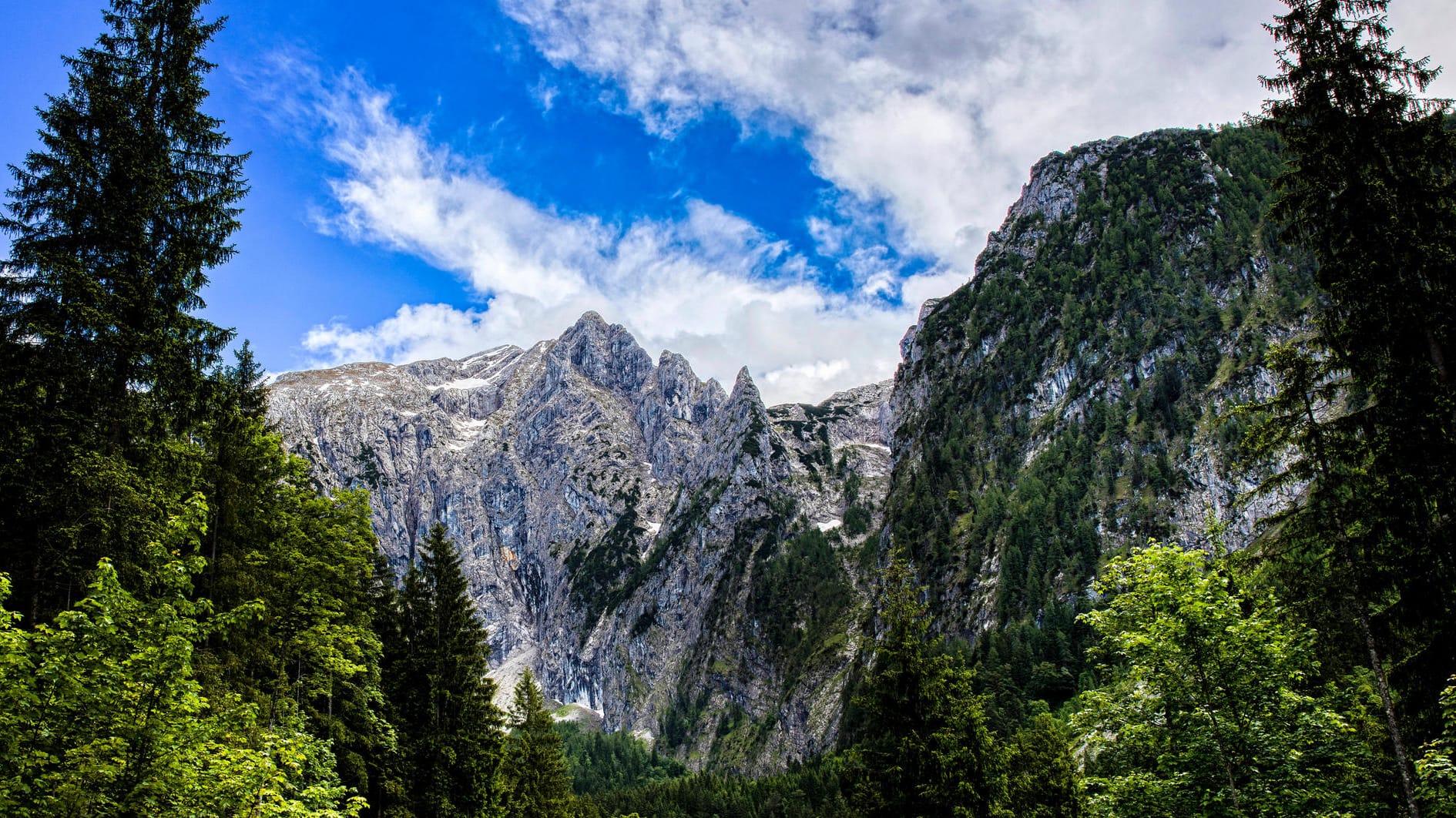 Hoher Göll in den Berchtesgadener Alpen: Ein Wanderer ist bei einem Sturz in die Tiefe tödlich verunglückt.