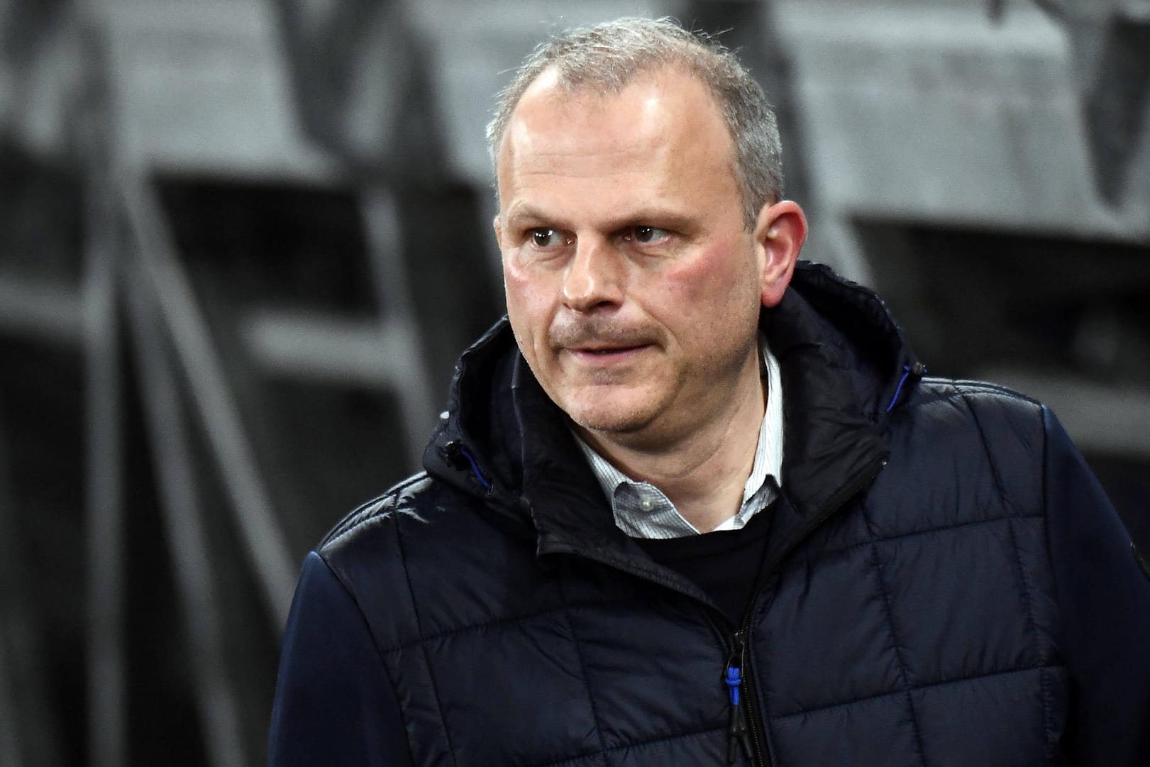 Jochen Schneider: Schalkes Sportvorstand ist der Meinung, dass die Spieler sich nicht in einer benachteiligten Position sehen sollen.
