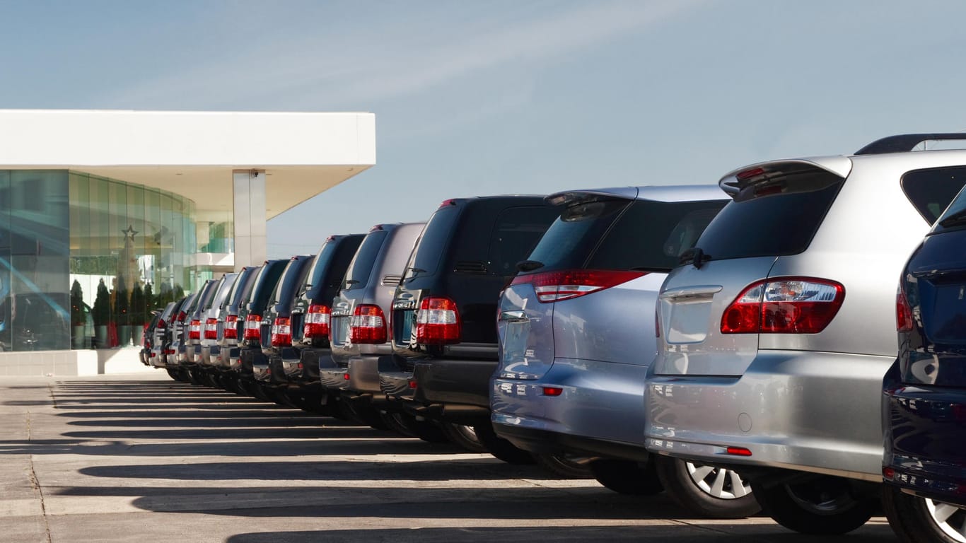 Automarkt: Im April war der Pkw-Absatz aufgrund der Corona-Pandemie um 61 Prozent eingebrochen.