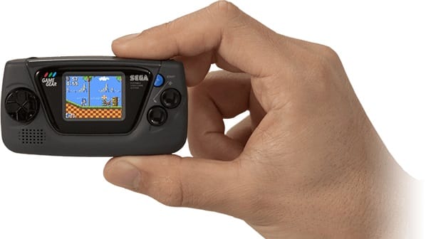 Die Game Gear Micro: Die Konsole hat eine Bildschirmdiagonale von 1,15 Zoll.