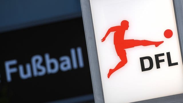 Die DFL will sich für mehr Medienvertreter in den Fußball-Stadien einbringen.