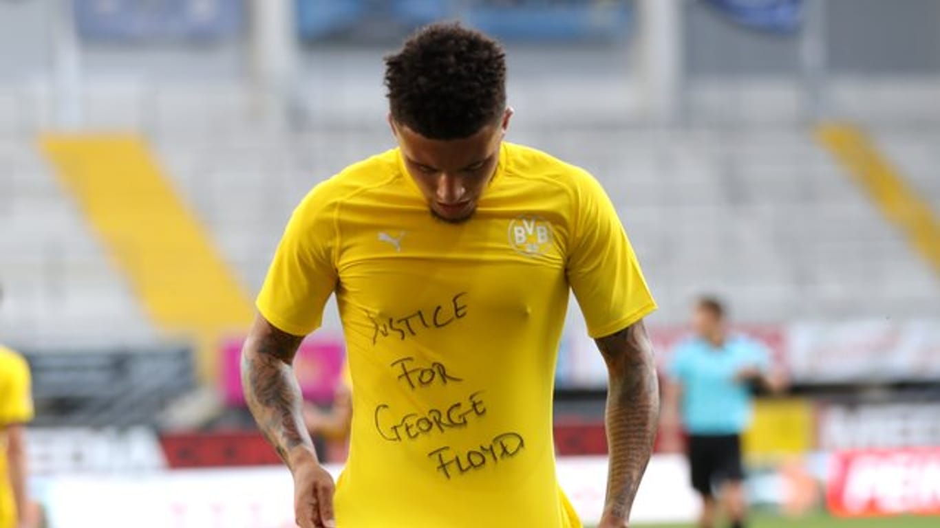 Dortmunds Jadon Sancho trug ein Shirt mit dem Schriftzug "Justice for George Floyd".