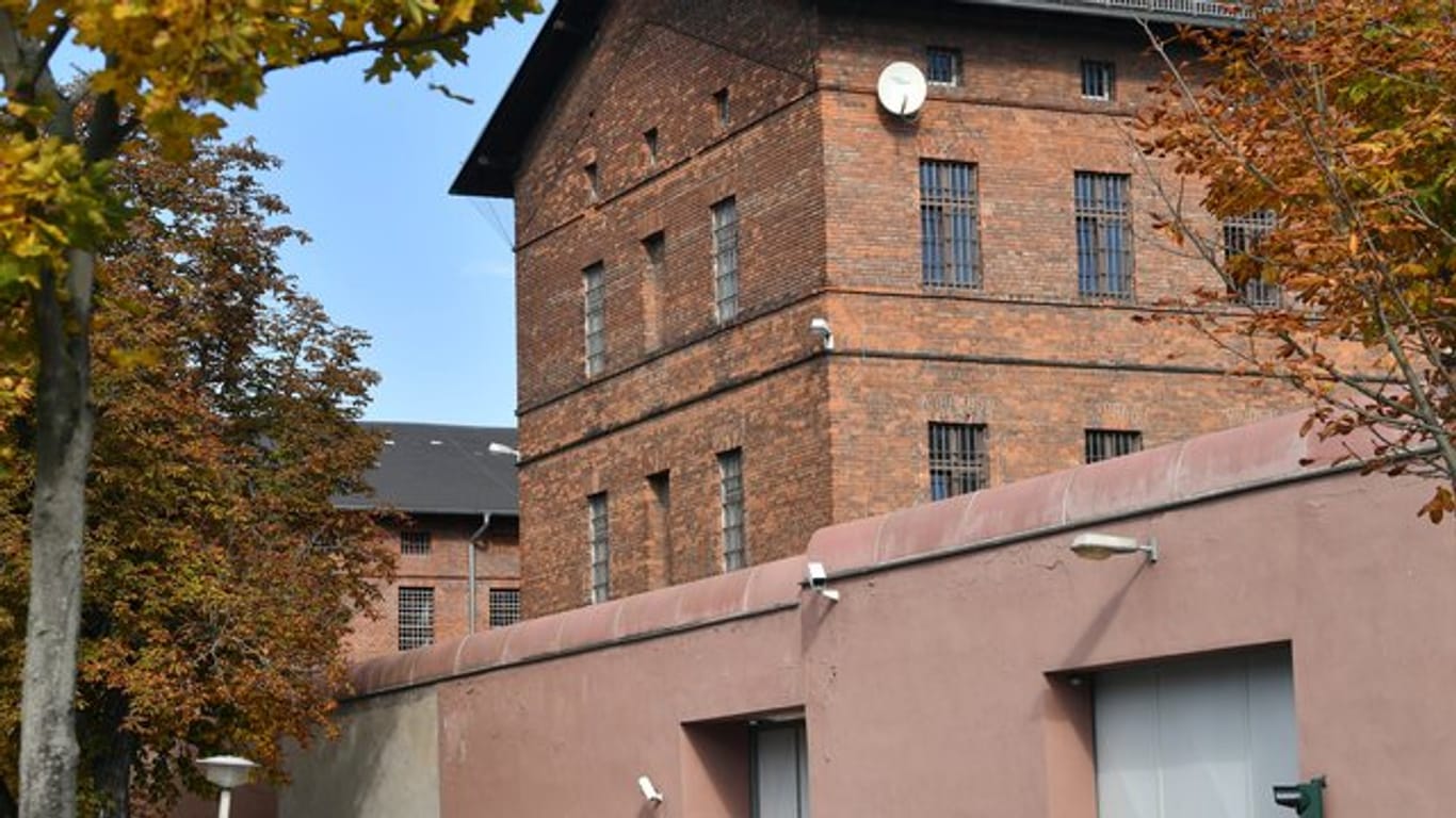 Blick auf die Hauptanstalt der Justizvollzugsanstalt in Halle/Saale.