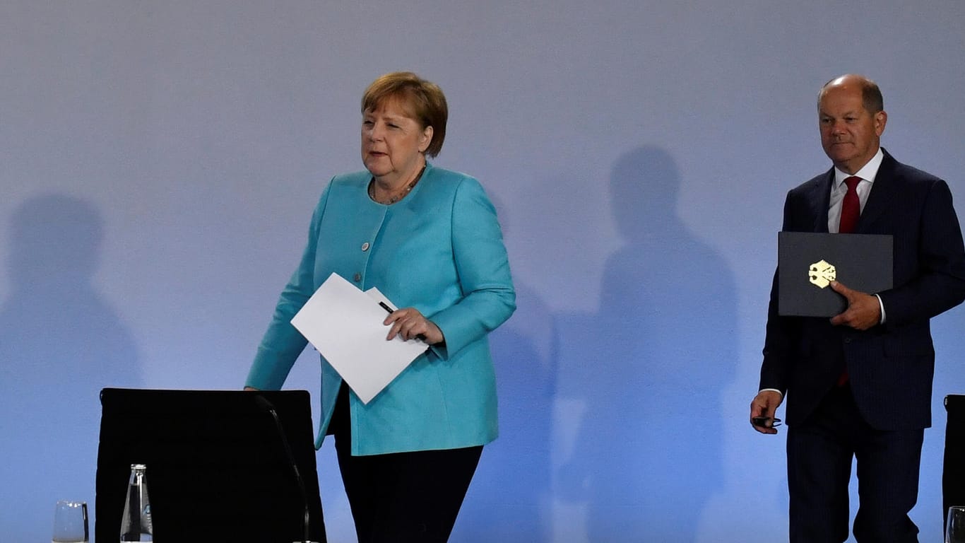 Angela Merkel und Olaf Scholz bei der Vorstellung des Konjunkturpakets in Berlin: "Mit Wumms"