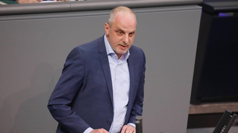 Detlef Müller bei einer Rede im Bundestag: "Nicht wie das Kaninchen vor der Schlange bei den 15 Prozent verharren"