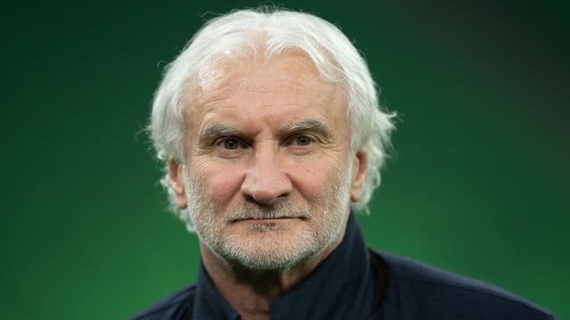 Wünscht sich eine Nachjustierung beim Hygiene- und Sicherheitskonzept der Deutschen Fußball Liga: Rudi Völler. Wünscht sich eine Nachjustierung beim Hygiene- und Sicherheitskonzept der Deutschen Fußball Liga: Rudi Völler.