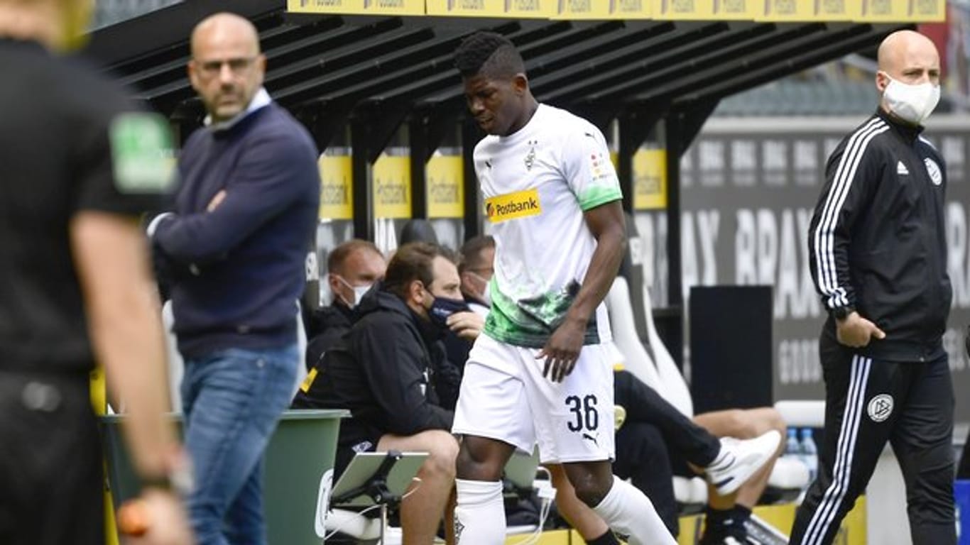 Mönchengladbachs Schweizer Stürmer Breel Embolo hat sich verletzt und fällt aus.