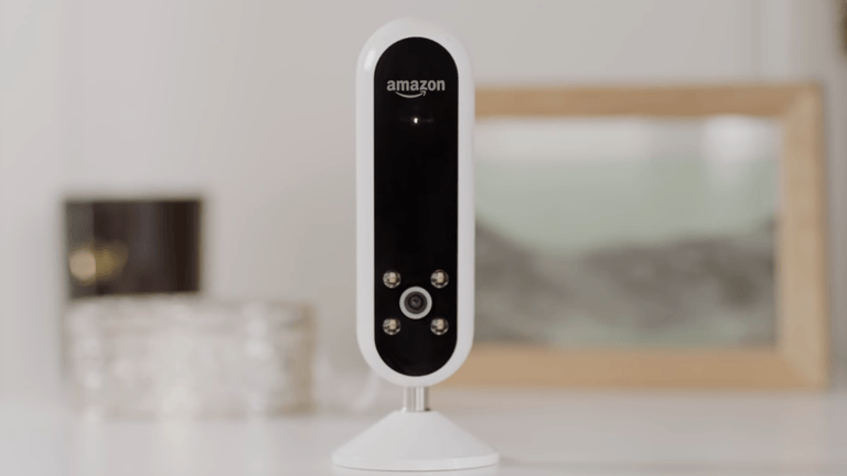 Amazon Echo Look: Die smarte Kamera wird eingestellt.