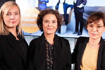 Nadja Uhl, Barbara Auer und Nicolette Krebitz: Sie sind im ZDF-Dreiteiler "Preis der Freiheit" zu sehen. Er ist Favorit beim Deutschen Fernsehpreis 2020.