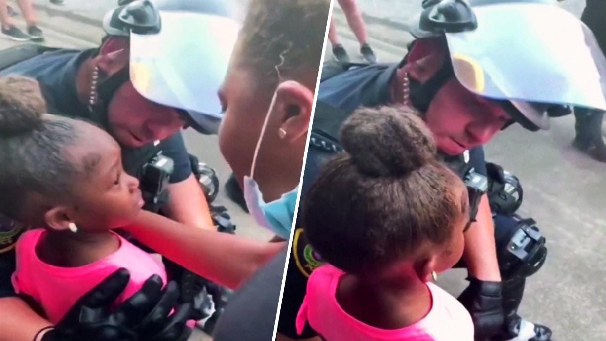 Der Polizist fand die richtigen Worte, um das ängstliche Mädchen zu beruhigen. Der Polizist fand die richtigen Worte, um das ängstliche Mädchen zu beruhigen.