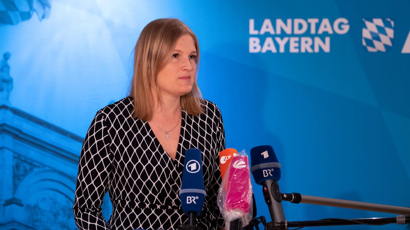 Katrin Ebner-Steiner: Die Vorsitzende der AfD-Fraktion im bayerischen Landtag wird wegen eines Fotos von einer Corona-Demonstration scharf kritisiert (Archivbild).