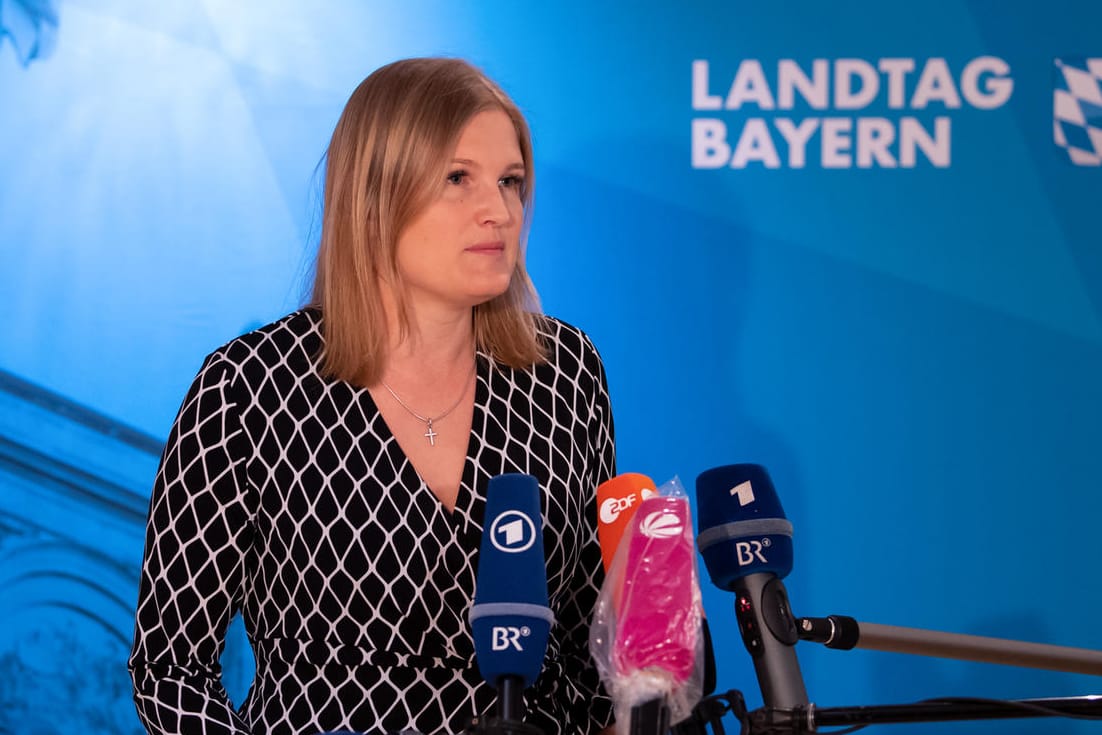Katrin Ebner-Steiner: Die Vorsitzende der AfD-Fraktion im bayerischen Landtag wird wegen eines Fotos von einer Corona-Demonstration scharf kritisiert (Archivbild).
