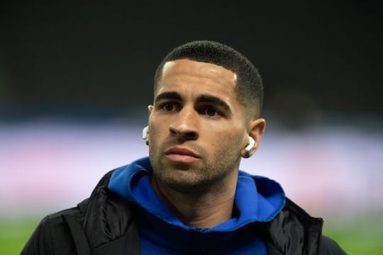 Hat in der Reha einen Rückschlag erlitten: Schalke-Kapitän Omar Mascarell.