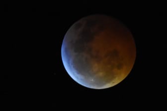 Totale Mondfinsternis: So gut wie bei einer totalen Mondfinsternis wird die Halbschattenfinsternis im Juni 2020 bei weitem nicht zu sehen sein.