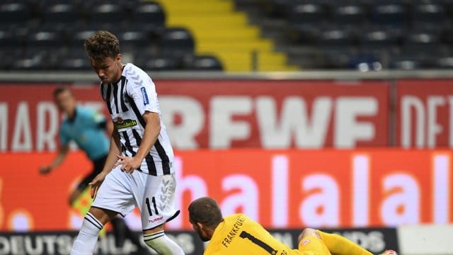 Luca Waldschmidt (l) kehrt gegen Borussia Mönchengladbach in die Startelf des SC Freiburg zurück. Luca Waldschmidt (l) kehrt gegen Borussia Mönchengladbach in die Startelf des SC Freiburg zurück.
