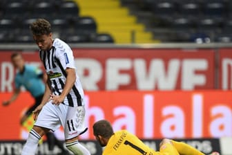 Luca Waldschmidt (l) kehrt gegen Borussia Mönchengladbach in die Startelf des SC Freiburg zurück.