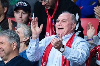 Ehrenpräsident beim FC Bayern München: Uli Hoeneß.