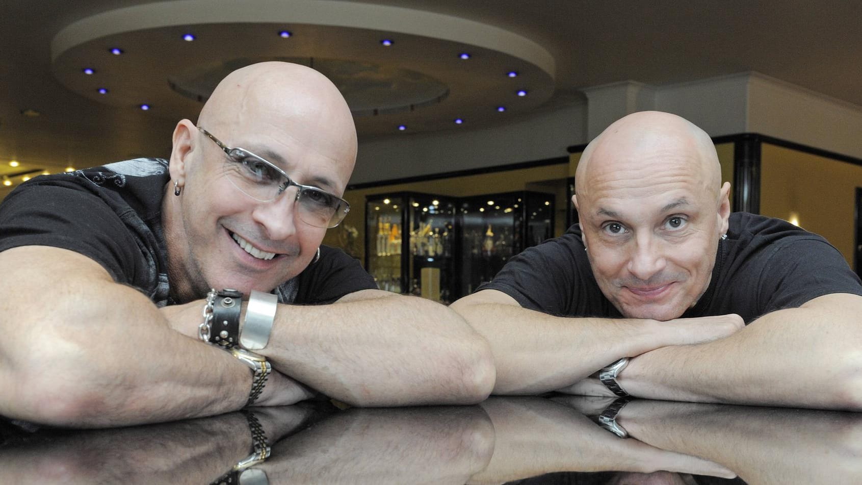 Fred und Richard: die Sänger der britischen Band Right Said Fred.