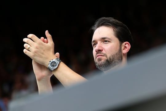 Alexis Ohanian will künftige Kursgewinne aus seinen Reddit-Aktien gegen rassistische Hetze einsetzen.