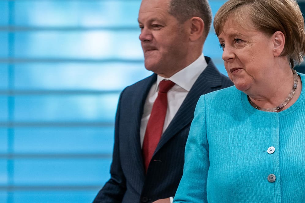 Olaf Scholz und Angela Merkel: Der Finanzminister und die Kanzlerin haben gemeinsam mit ihren Kollegen aus der Bundesregierung ein riesiges Konjunkturpaket geschnürt.