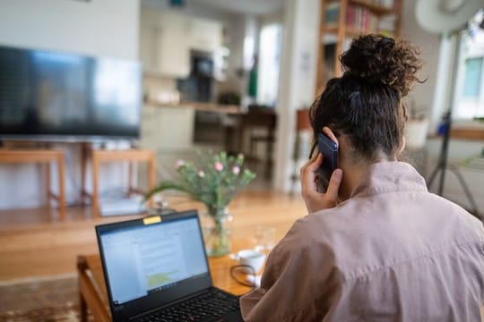 FDP-Politiker Vogel fordert, Deutschland solle sich an der EU-Richtlinie zur Arbeitszeit orientieren.