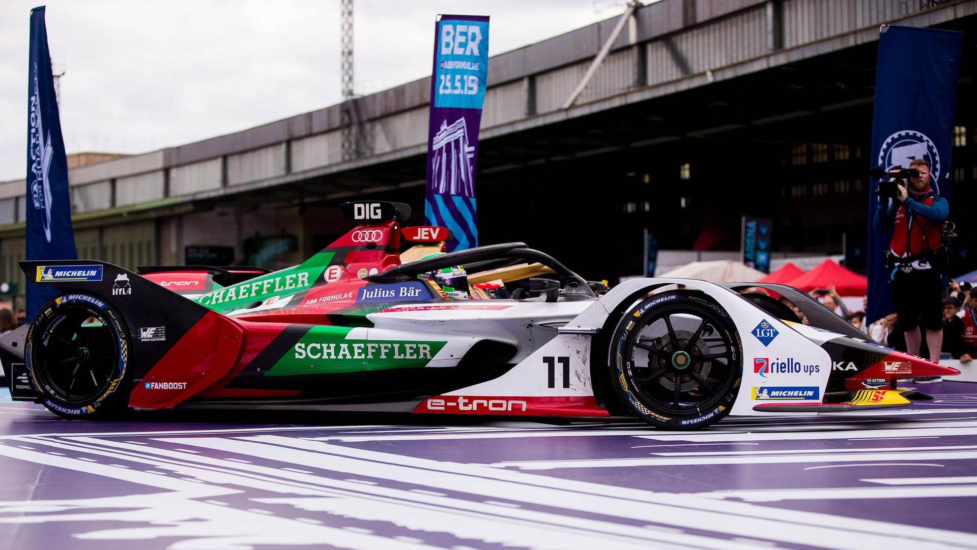 Formel-E-Boliden in Berlin (Archivfoto): Bereits 2019 gastierte die Rennserie auf dem Flughafen Tempelhof.