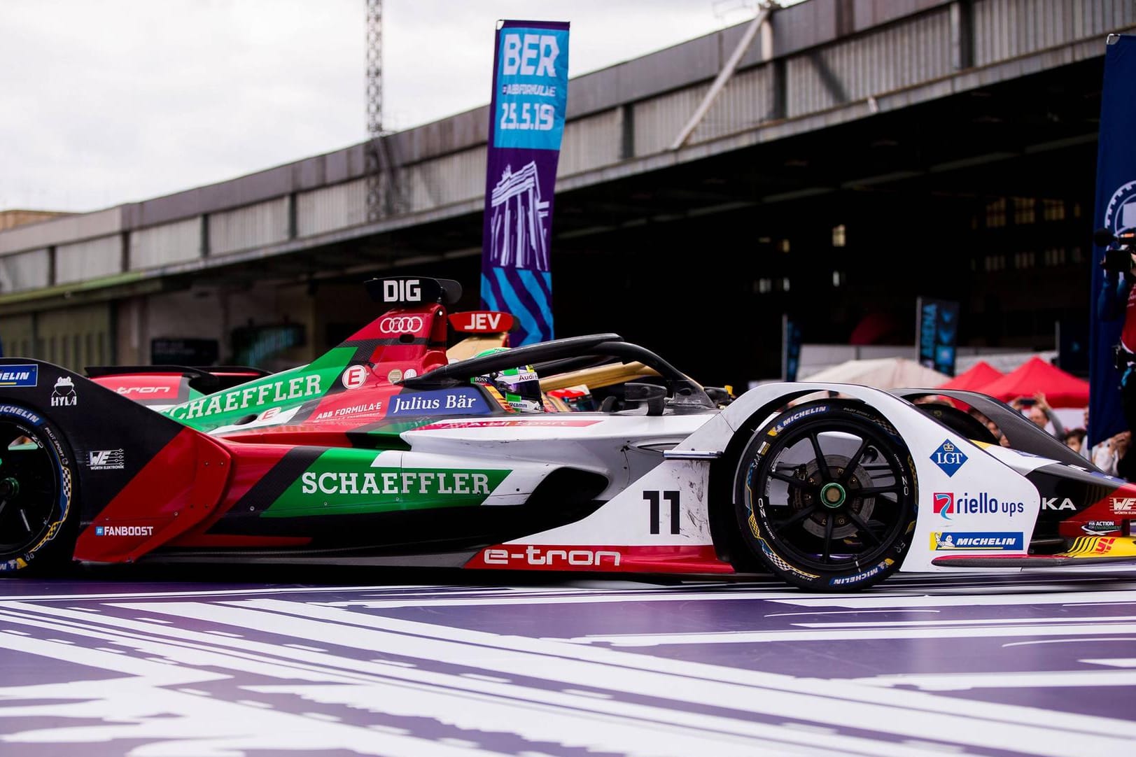 Formel-E-Boliden in Berlin (Archivfoto): Bereits 2019 gastierte die Rennserie auf dem Flughafen Tempelhof.